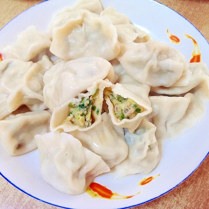 豚肉とニラとキャベツの水餃子